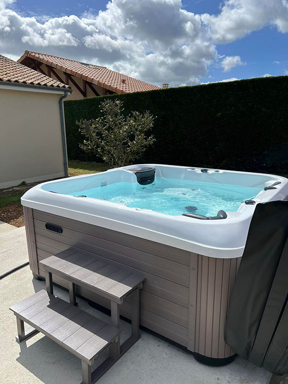 SPA ogrodowe na tarasie